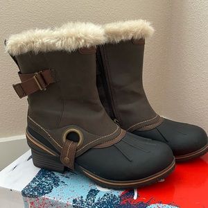 Blondo Sport Mila Waterproof Snow Boots / size 8